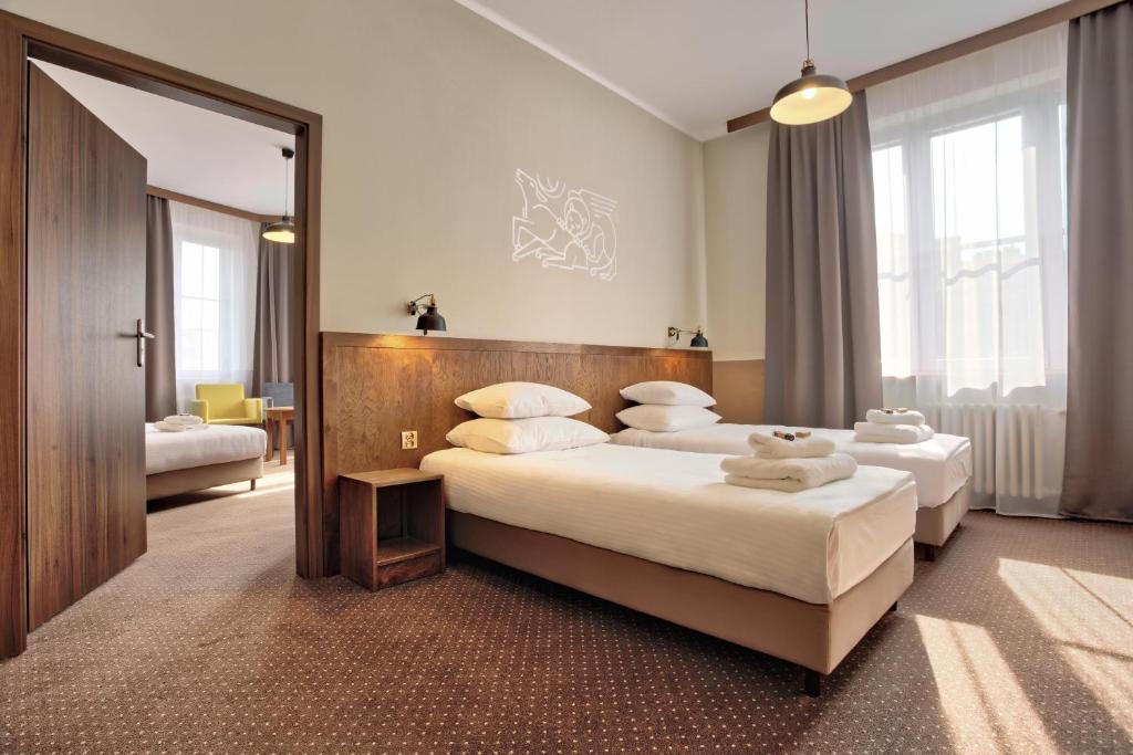Daniel Griffin Aparthotel By Artery Hotels Krakow Room photo