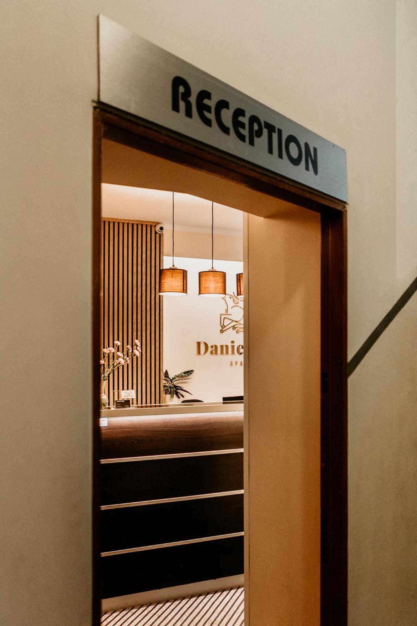 Daniel Griffin Aparthotel By Artery Hotels Krakow Exterior photo