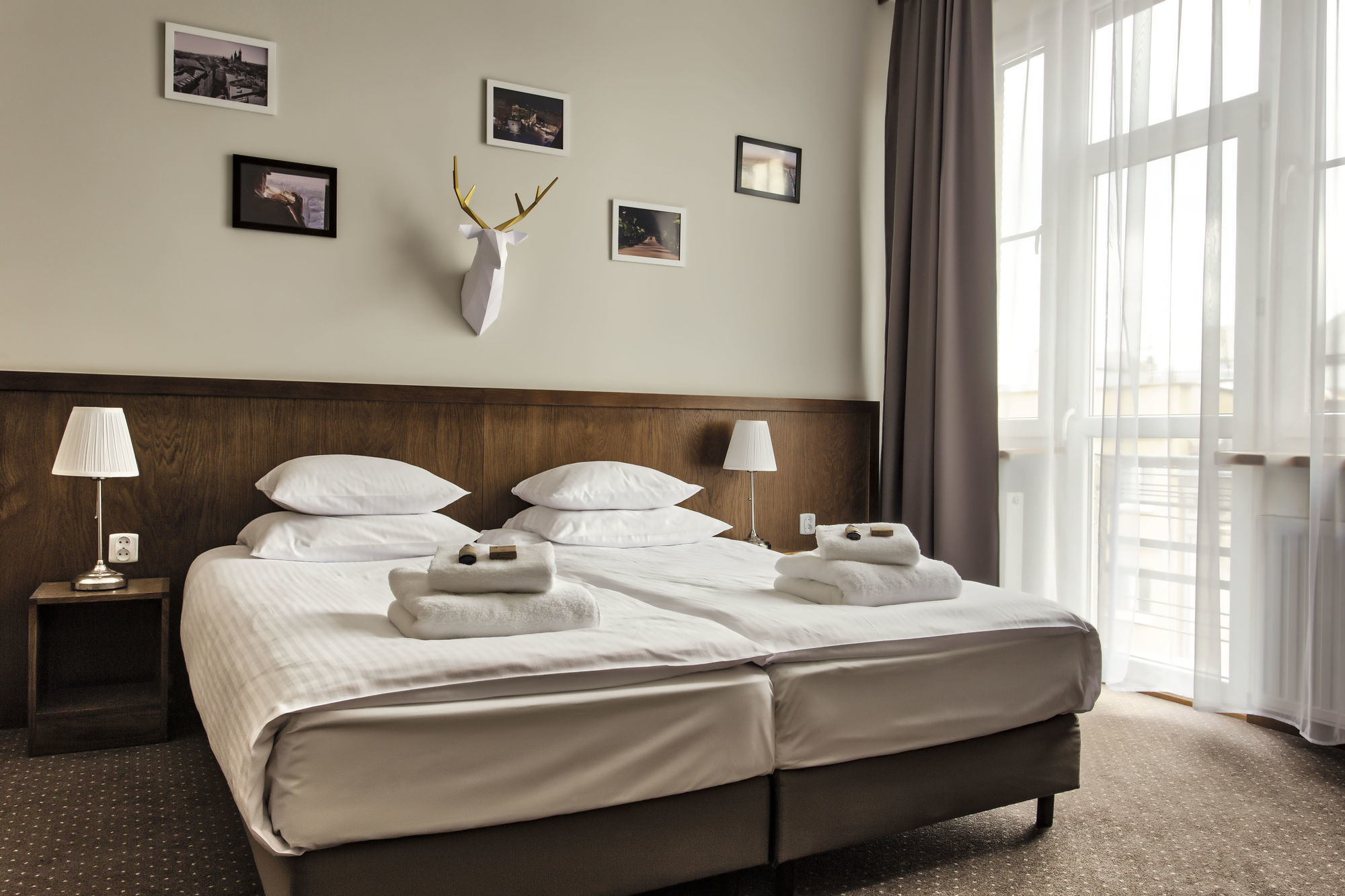 Daniel Griffin Aparthotel By Artery Hotels Krakow Room photo